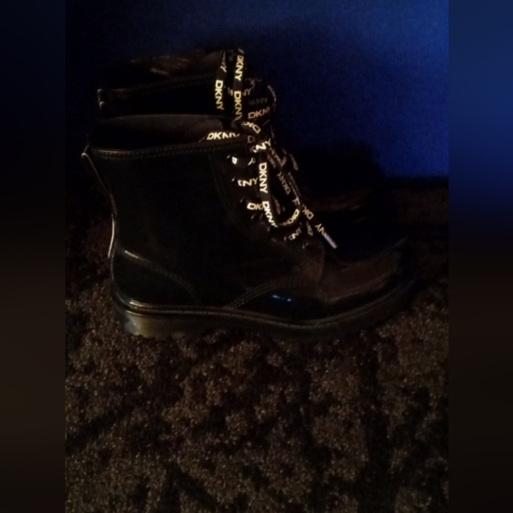 DKNY Black Boots with Logo Laces high glossy - Picture 2 of 7